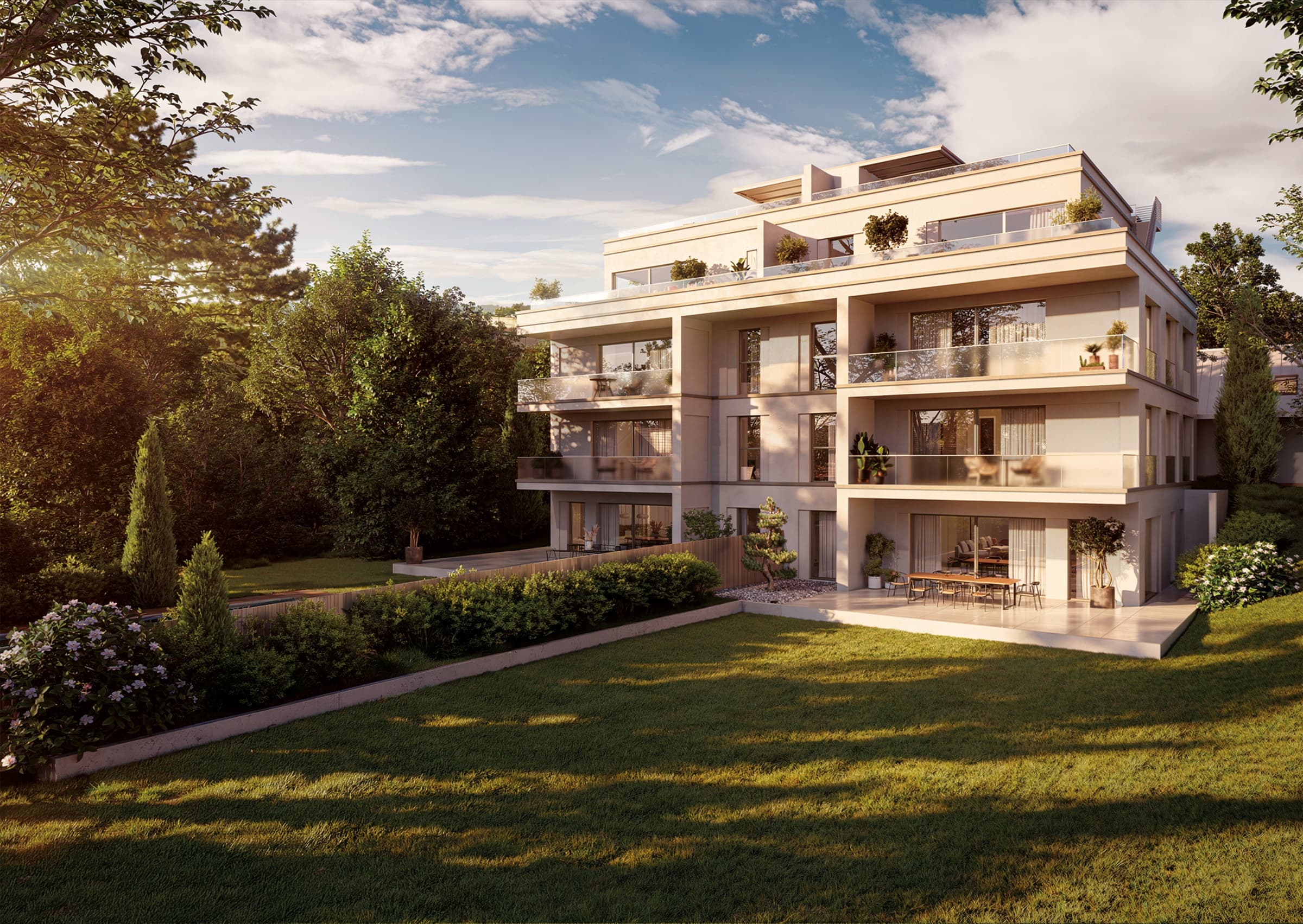 Terrassenhaus mit großem Garten im Abendlicht
